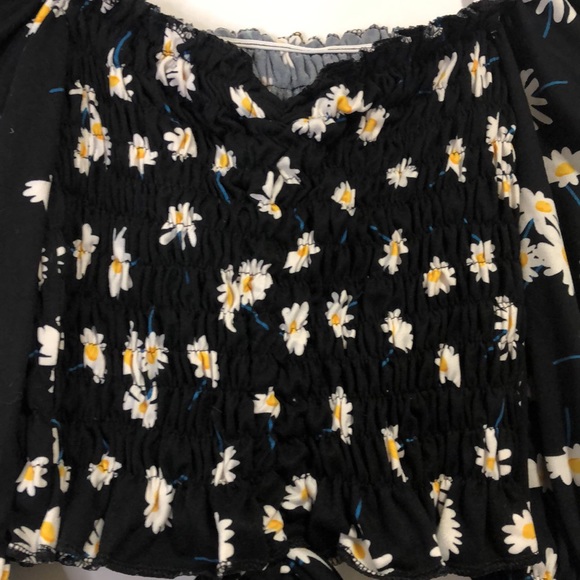 Crop top smacking with puff sleeves - Picture 2 of 4